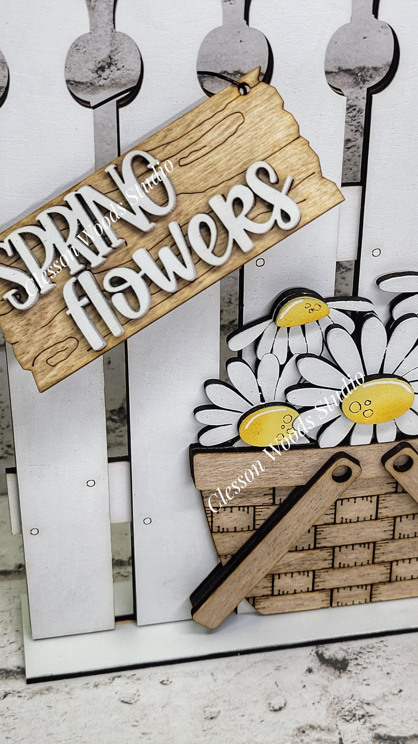 Hand-Painted Wooden Fence Basket Set – Interchangeable Seasonal Decor