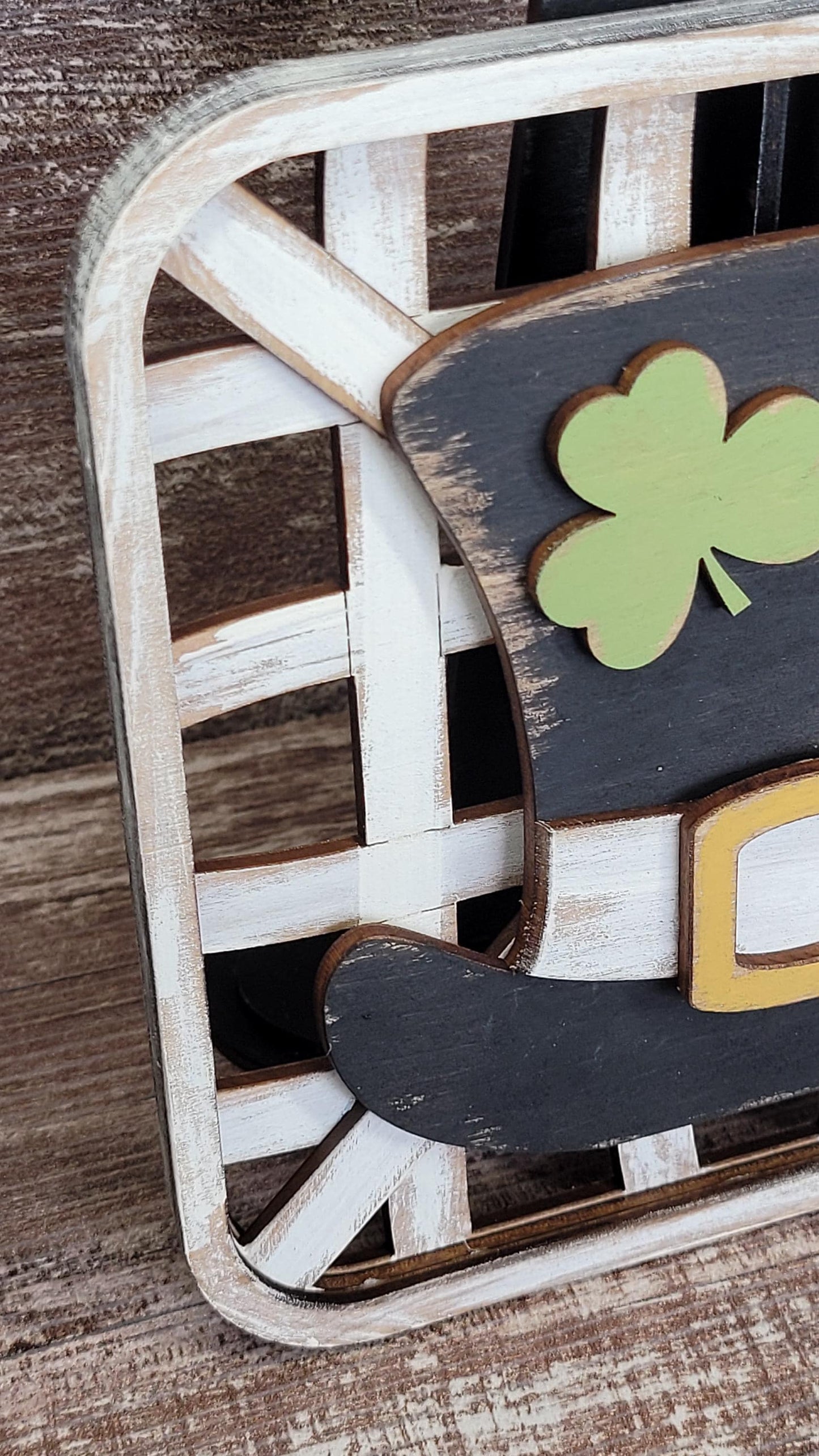 St. Patrick's Day Hat Set Stained Stand Tobacco Basket Sign Post and Sign