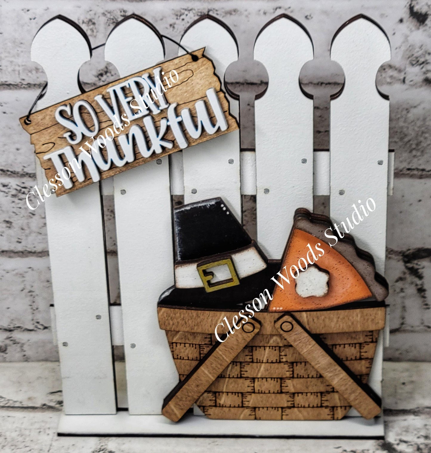 Hand-Painted Tiny Fence Basket Set – Thanksgiving Pilgrim Hat Pie Vignette Decor