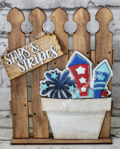 Hand-Painted Rustic Fence Basket Set – Interchangeable Vignette Decor