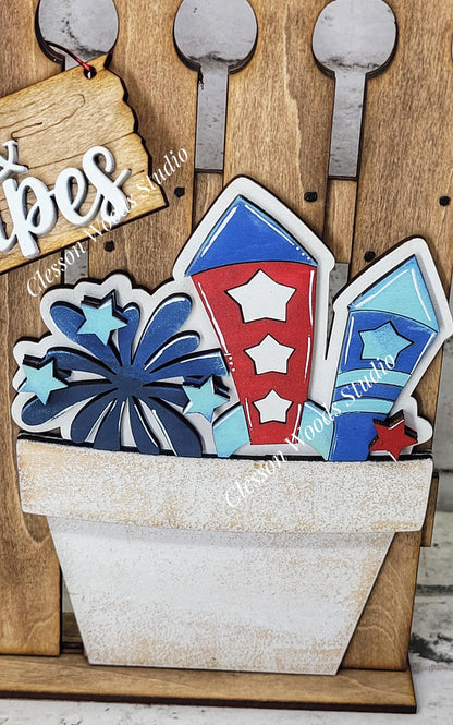Hand-Painted Rustic Fence Basket Set – Interchangeable Vignette Decor
