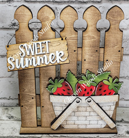 Hand-Painted Wooden Fence Basket Set – Strawberries, Rustic Vignette Décor