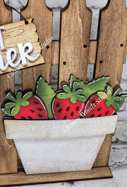 Tiny Fence Basket Set - Strawberries Stained Fence Rustic White Pot