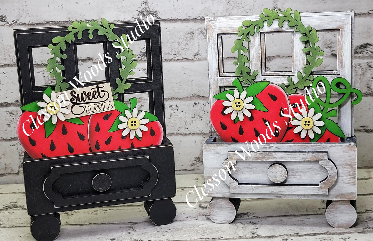 Cottage Drawer Insert Set of 2 Strawberries